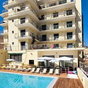 https://excelsior-hotel-e-appartamenti.hotelitalianriviera.com